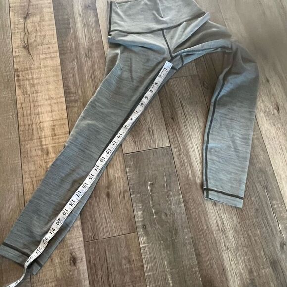 Lululemon women’s leggings size 4 - Picture 6 of 9